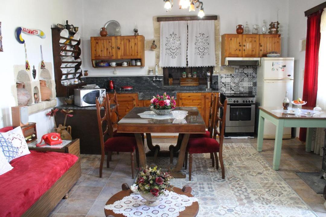 Traditional House Maria Azoyiras Exterior foto
